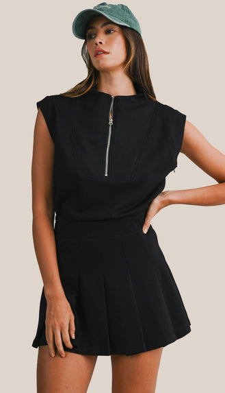 Nine And Wine Scuba Half Zip Up Pleated Romper- Black